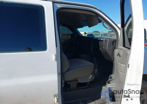 2008 Chevrolet Express Work Van z USA, uszkodzony, nr VIN 1GCHG35K381196466